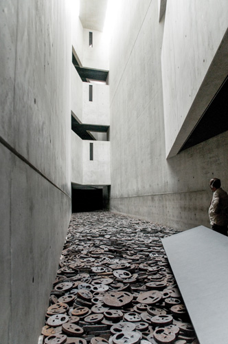 Jewish museum daniel libeskind